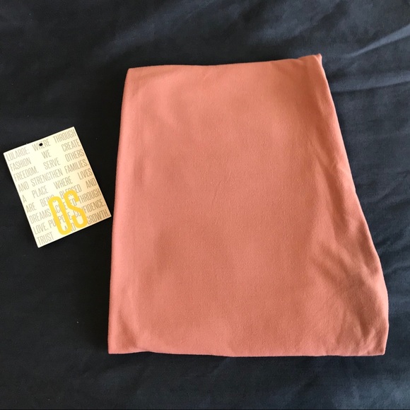 Take 40% Off LulaRoe SOLID ROSE ONE SIZE LEGGINGS NWTs π¦ - Picture 2 of 5
